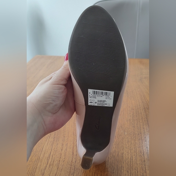 NWOB Clarks Peep toe heels - Picture 8 of 8